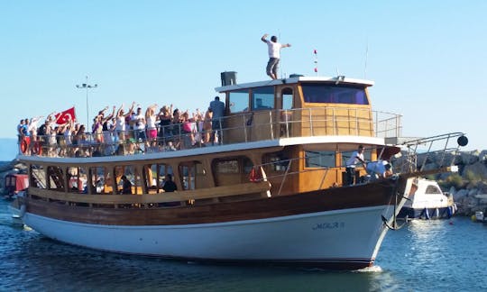 Charter Mira 3 Passenger Boat in Izmir, Turkey