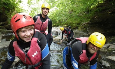 Canotaje y descenso de barrancos en Aberfeldy, Escocia