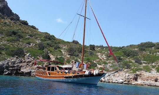 Aventura de vela en Mugla, Turquía, en una goleta