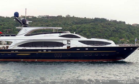 Charter 105' Power Mega Yacht in İstanbul, Turkey