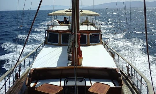 Aventura de vela en Mugla, Turquía, en una goleta