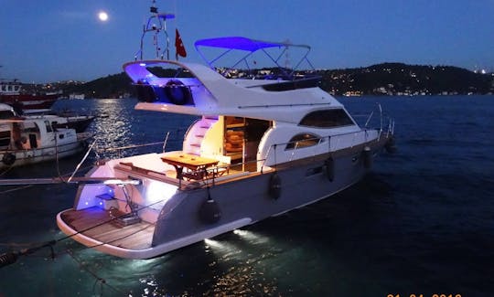 Charter this Motor Yacht - Great for Cruising in İstanbul, Turkey