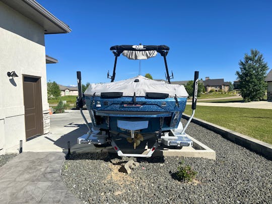 22’ Axis A225 Surf Boat in Berthoud, CO!