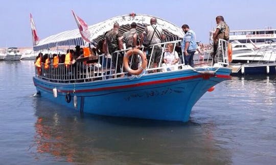 Alquile un yate a motor en Tiro, Líbano