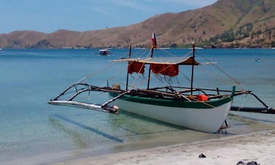 Desfrute de passeios turísticos em San Antonio, Zambales em um bote