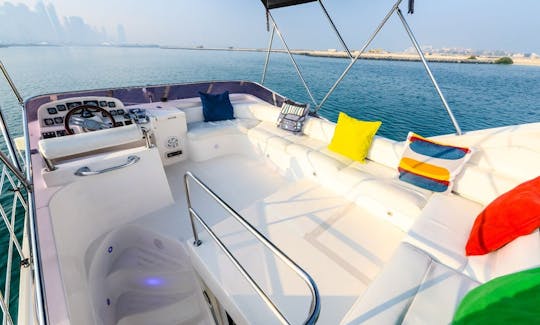Alquile un yate a motor Gulf Craft de 48 pies en Dubái, Emiratos Árabes Unidos