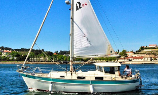 Hallberg-Rassy 94 Kutter Sailing Yacht Rental in Vila Nova de Gaia, Porto