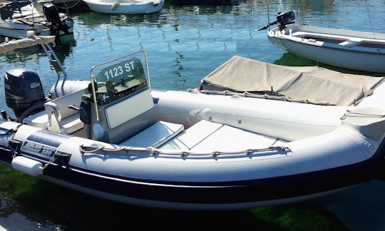 Joker Boat Coaster 580 RIB Alquila un barco en Split, Trogir, Croacia