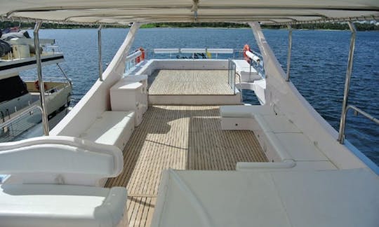 90' AS Marine Luxury Power Mega Yacht Rental In Dubai, UAE