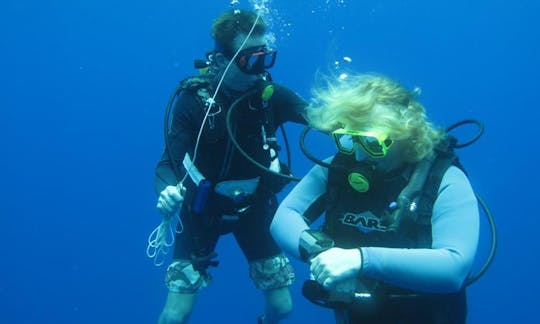 Enjoy Diving Courses in Baga, Goa, India