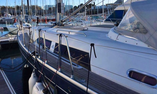 Charter 37' Hanse Cruising Monohull In La Rochelle, France