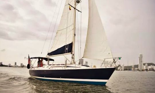 Charter 35ft Beneteau Sailboat In Cartagena, Colombia