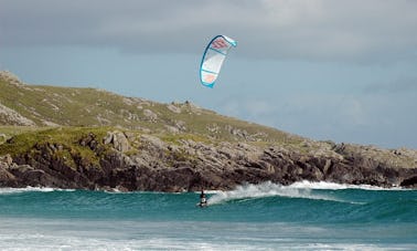 Aulas de kitesurf para todos os níveis em Balevullin, Escócia