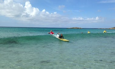 Clases de surf y alquileres en Balevullin, Escocia con Marti y Suds