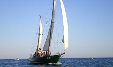 Charter this 49ft Sailing Yacht in Italy