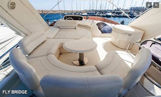 Louez un méga-yacht Azimut Power de 68 pieds à Limassol, Chypre