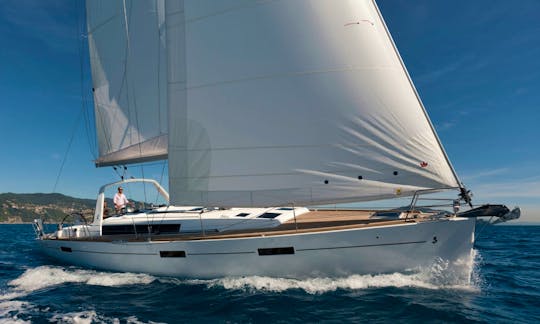 Charter 43' Oceanis Cruising Monohull in Sicily, Italy