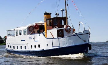 El barco perfecto para eventos corporativos y grupos grandes en Klaipėda, Lituania