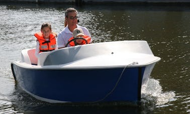 Louez une propulsion intérieure Blue Ribbon de 12 pieds à Nantes, Pays de la Loire