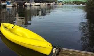 Rent 11' Tahe Marine Verron Kayak in Nantes, Pays de la Loire