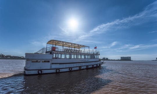 Dinner Cruise for 2 Hours in Phnom Penh, Cambodia