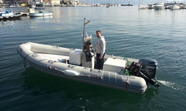 Louez un bateau gonflable rigide Marshal M de 20 pieds à Naples, en Italie