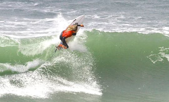 Desfrute de aulas e aluguéis de surf na Lourinhã, Lisboa