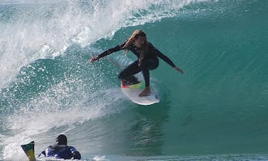 Profitez de cours de surf et de locations à Lourinhã, Lisbonne