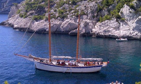 Sailing Cruise in the Calanques Marseille, France