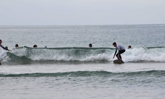 Desfrute de aulas de surf em Oeiras, Portugal