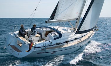 Charter 39' Bavaria Cruising Monohull em Medemblik, Holanda