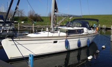 Louez un monocoque de croisière à Medemblik, Pays-Bas