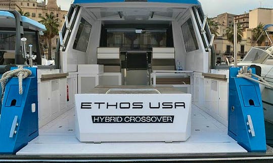 Charter 30' Ethos Motor Yacht in Milano, Lombardia