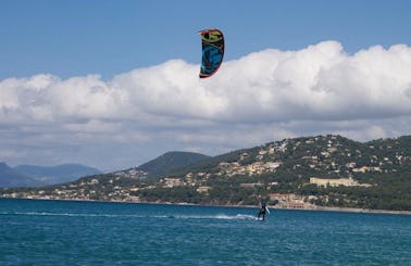 Enjoy Kite Surfing Lessons in Carqueiranne, France