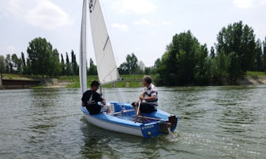 Aulas de vela inesquecíveis para jovens em Sződliget, Budapeste