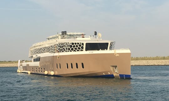 Charter 220' Corporate Power Mega Yacht em Dubai, Emirados Árabes Unidos