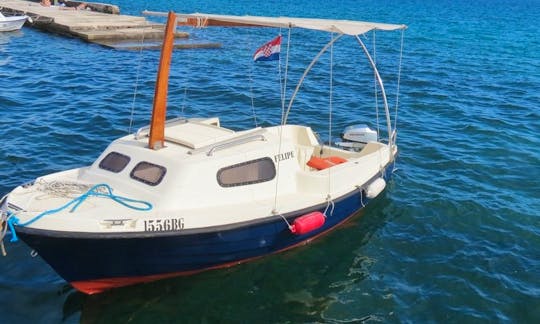 Rent 5 Person Adria 500 Motorboat in Sveti Filip i Jakov, Croatia