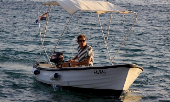 Rent 13' Adria 400 Dinghy in Sveti Filip i Jakov, Croatia