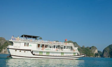 Amazing Cruise in Thành phố Hạ Long, Vietnam on 123' Lemon Passenger Boat