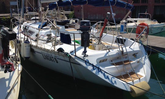 44' Jeanneau Cruising Monohull for Charter for 10 Person in Livorno, Italy