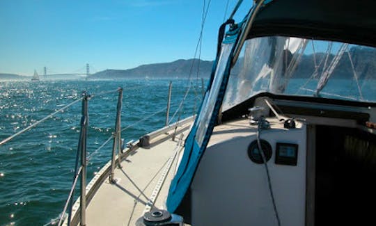 Charter 30ft Sabre Cruising Monohull In Berkeley, California