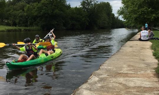 Profitez de la location de kayaks doubles à Vayrac, en France