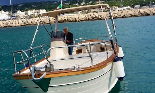 Charter Libeccio 25 Motor Yacht in Santa Maria di Leuca, Puglia