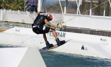 Disfruta del wakeboard en Zola Predosa, Bolonia