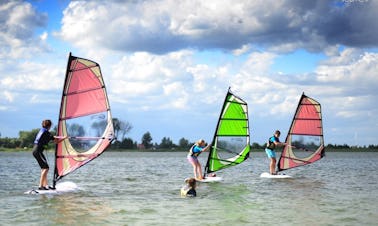 Profitez de la planche à voile à Wągrowiec, en Pologne