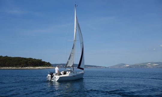 Rent Beneteau First 21.7 Cruising Monohull in Split, Croatia