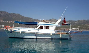 Louez un yacht à moteur pour 12 personnes à Antalya, Turquie