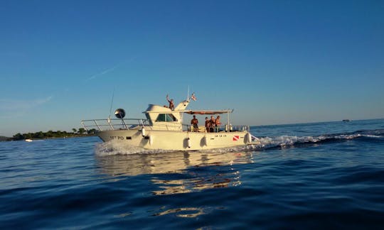 38' Motor Yacht Charter in Vrsar Istarska, Croatia
