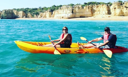 Excursions dans les grottes en kayak à Albufeira, Portugal