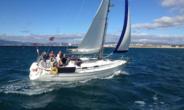 Monocasco de crucero Charter Bavaria 36 en Almuñécar, España